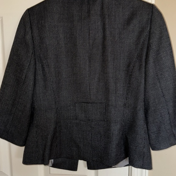 Ann Taylor blazer size 4 - Picture 4 of 4